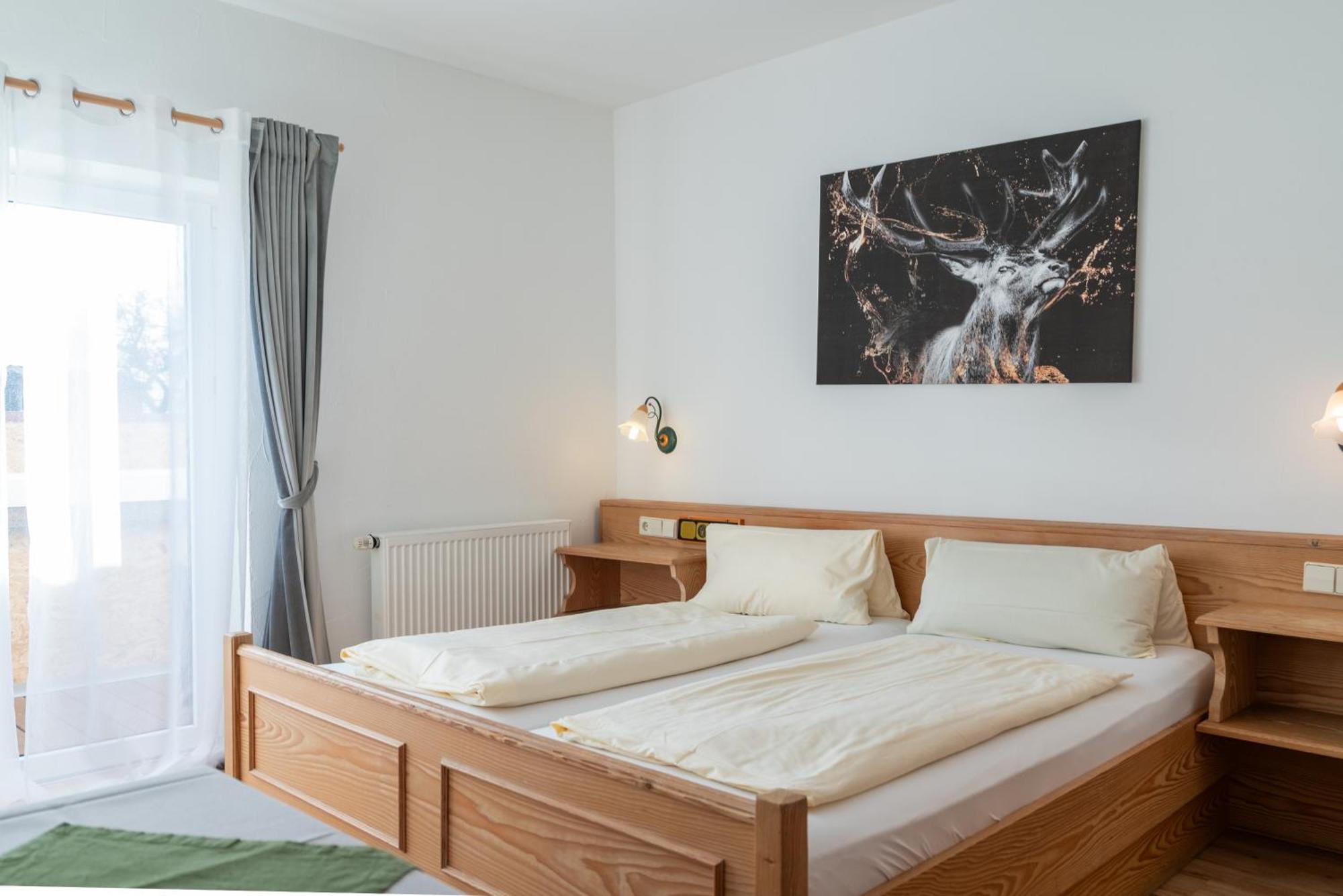 Gruener Baum Hotel Kulsheim Екстериор снимка