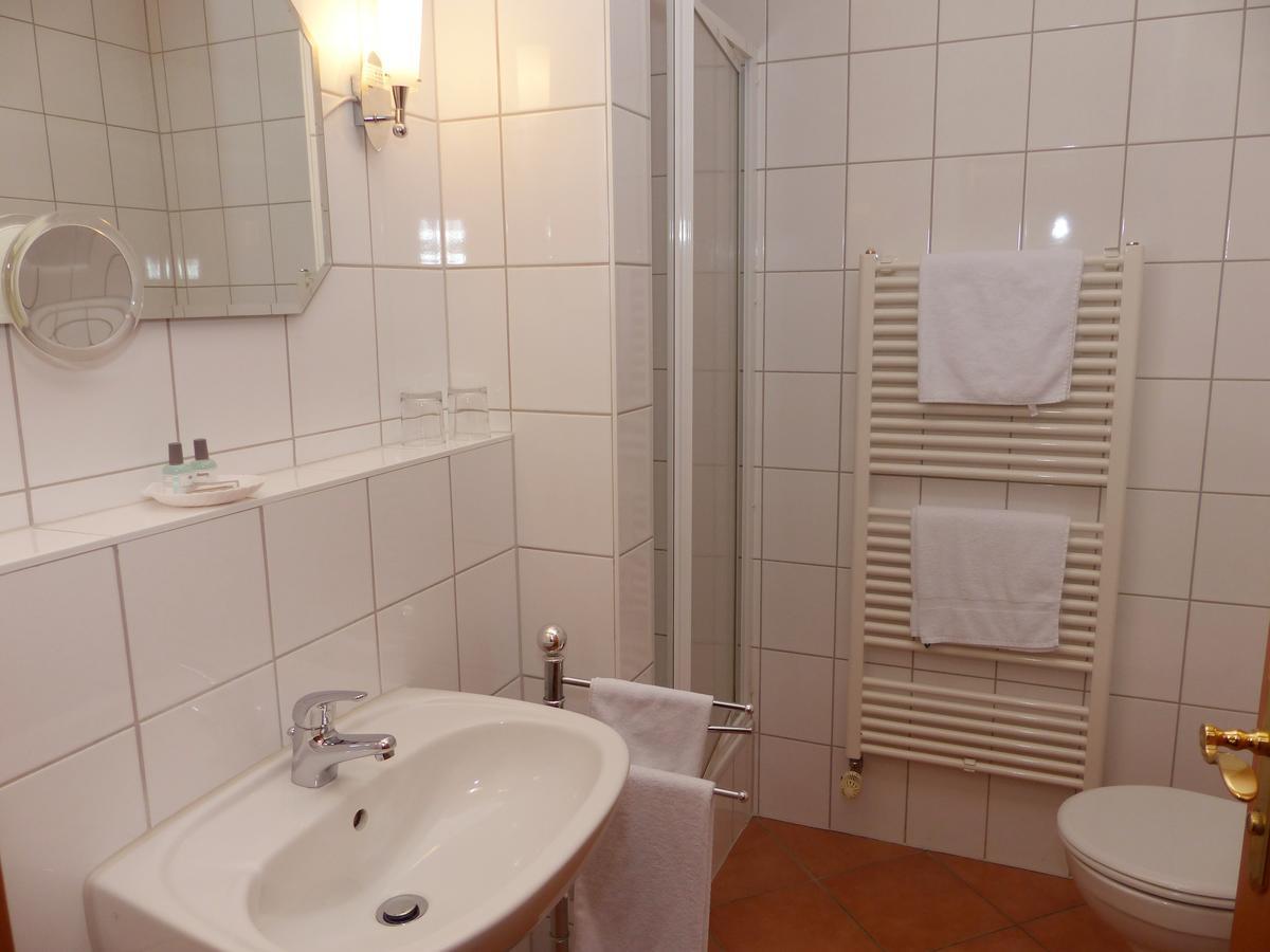 Gruener Baum Hotel Kulsheim Екстериор снимка